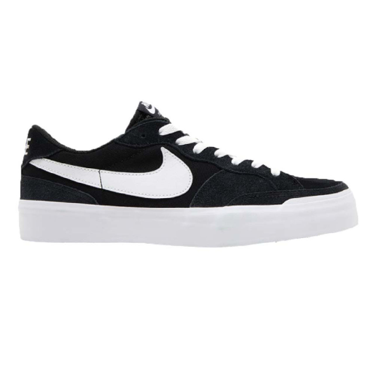 Nike sb hot sale black and white