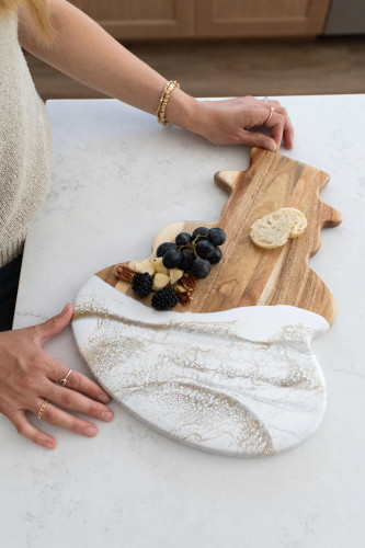 Lynn & Liana SNOWMAN Acacia Cheeseboard GOLD QUARTZ Lynn & Liana SNOWMAN Acacia Cheeseboard GOLD QUARTZ