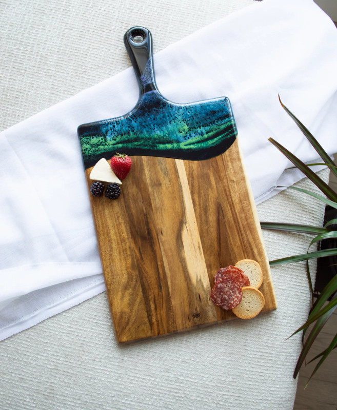 Lynn & Liana LARGE Acacia Cheeseboard NORTHERN LIGHTS