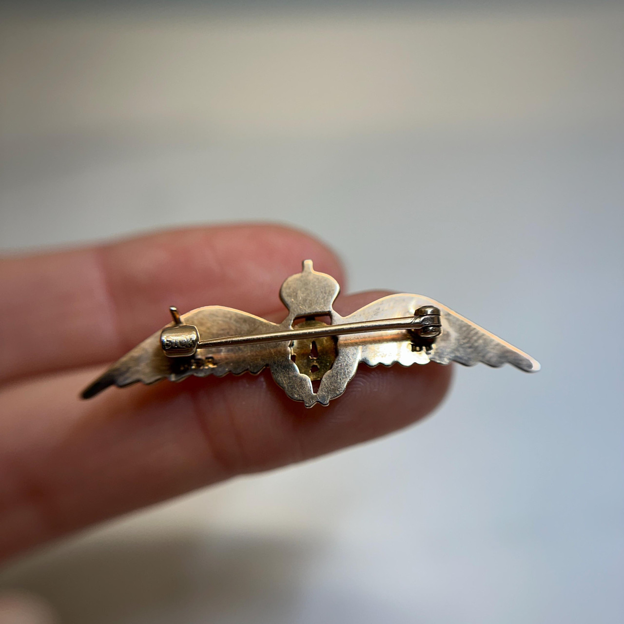 WWII RAF Sweetheart Brooch 9ct Gold Enamel Royal Air Force Wings Pin ...