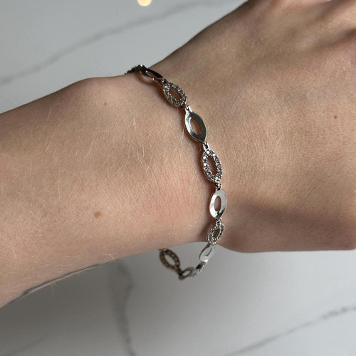 10KT White Gold Circle Link Bracelet, Estate Glass and Gold Chain Bracelet, Silver Coloured Preloved Jewellery, Everyday Wear Sparkly Gold