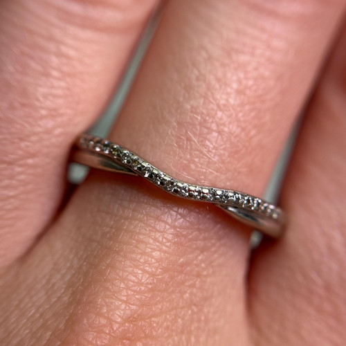 Thin 10KT White Gold Moissanite Band, Stackable Sparkly Engagement/Wedding Style Silver Coloured Ring, Dainty Jewellery Size 7.5 US Thin 10KT White Gold Moissanite Band, Stackable Sparkly Engagement/Wedding Style Silver Coloured Ring, Dainty Jewellery Size 7.5 US