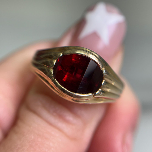 Red Stone Solid 10KT Ring, Mens Style Yellow Gold Estate Jewellery, Unique Cut Synthetic Red Centre Stone, Everyday Wear Piece Size 10.25 US Red Stone Solid 10KT Ring, Mens Style Yellow Gold Estate Jewellery, Unique Cut Synthetic Red Centre Stone, Everyday Wear Piece Size 10.25 US
