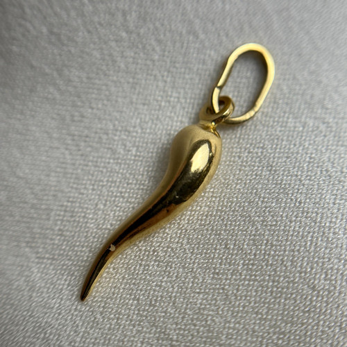 Vintage 18K Gold Italian Cornicello Horn Charm – 750