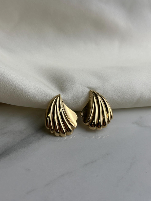 Vintage 14K Yellow Gold Fluted Fan Stud Earrings – Lever Backs