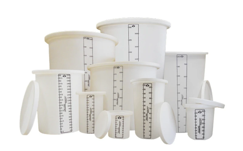 multiple open top tanks with lids