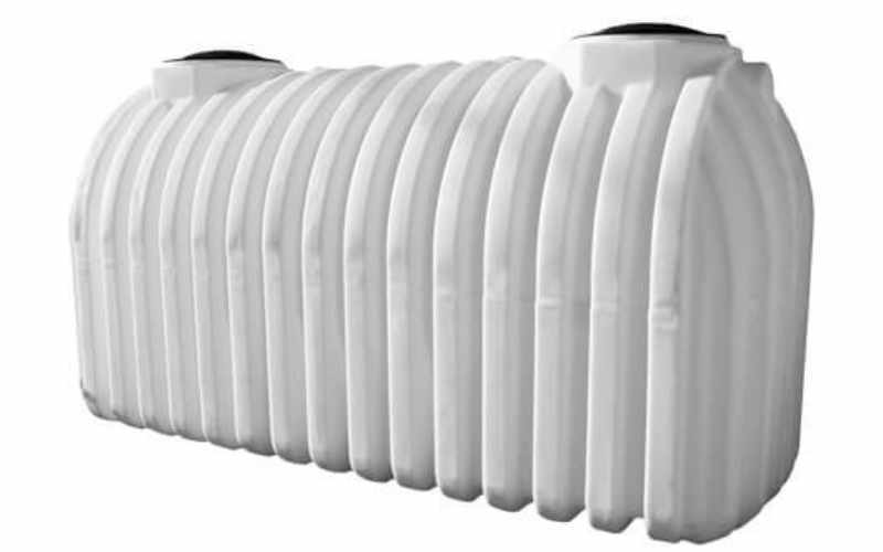 a 1200 gallon white underground tank