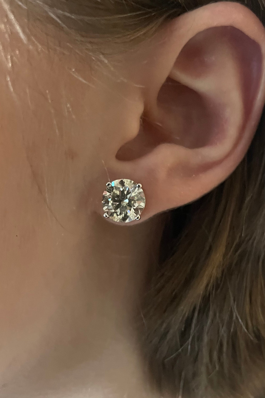 How to Wear Large Diamonds | Forevermark