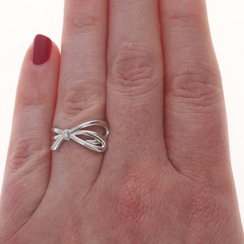 Tiffany & Co. Bow Diamond Band - White Gold 18k Round Brilliant