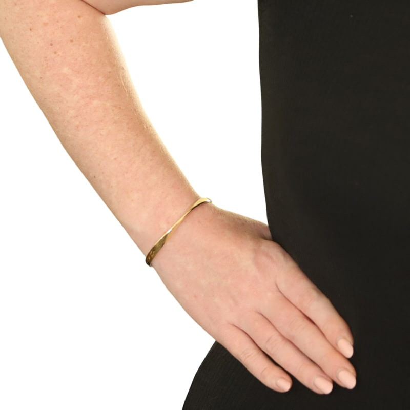 Yellow Gold Ribbon Twist Bangle Bracelet 7