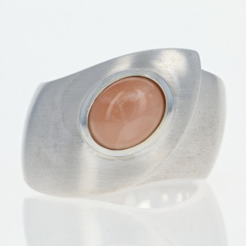 New Bastian Inverun Moonstone Statement Ring Brushed Sterling Silver 7.5 Orange New Bastian Inverun Moonstone Statement Ring Brushed Sterling Silver 7.5 Orange