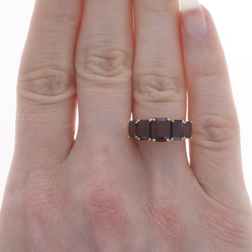 Garnet Signet Ring | Caitlyn Minimalist