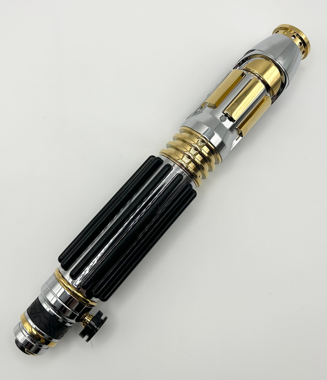 Mace Windu AOTC Crystal Reveal Lightsaber | Korbanth