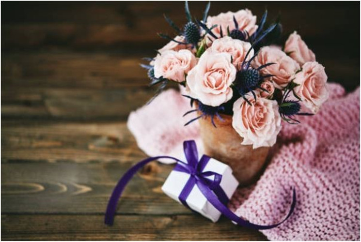 The Significance Of Anniversary Flowers For Husbands In The UK | Saffron’s Decor