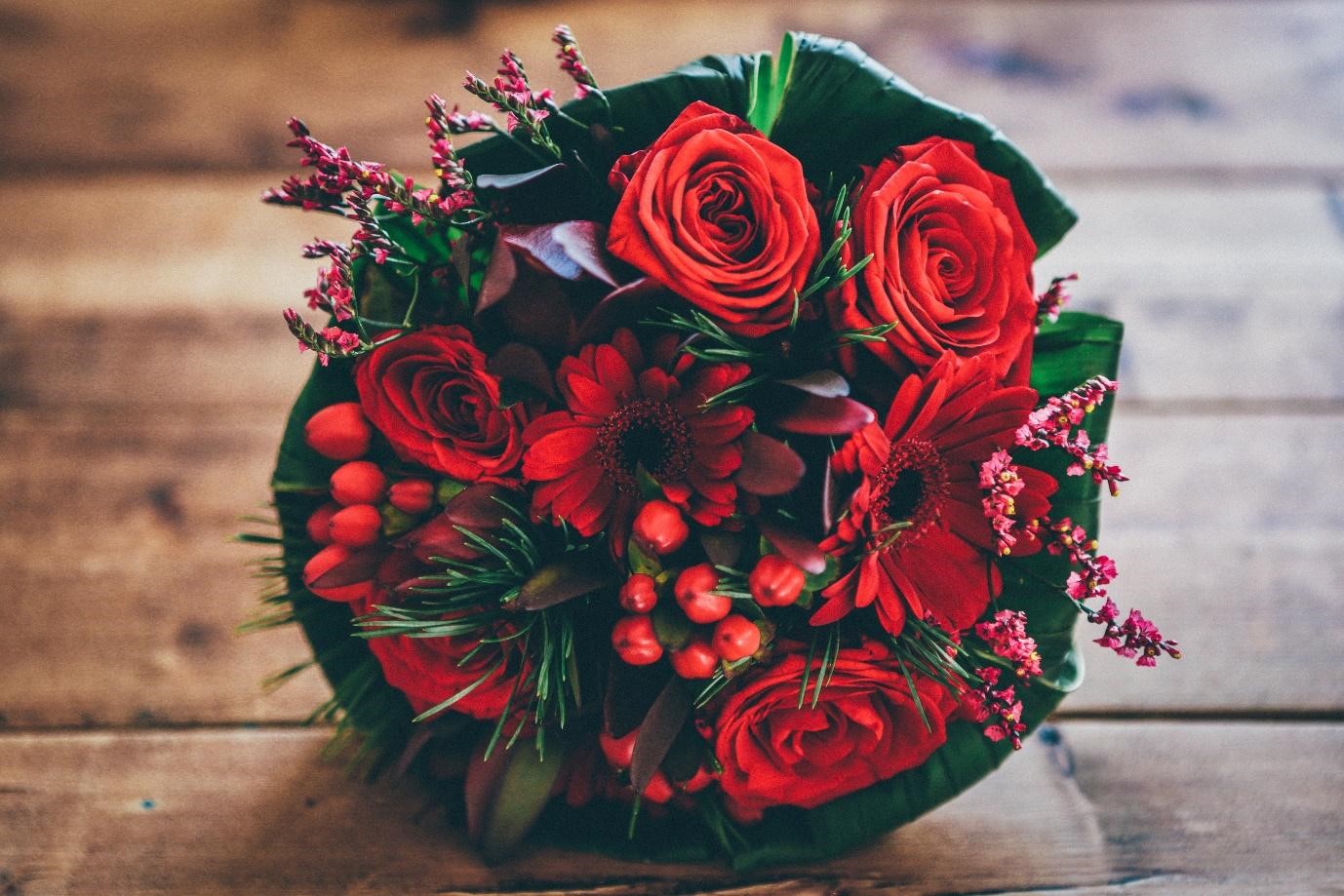 flowers-that-symbolise-graduation-saffron-s-decor