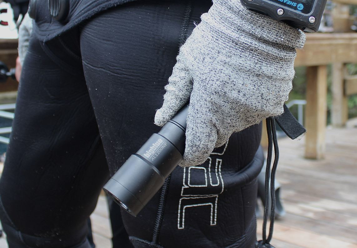Big Blue 1300 Lumen Narrow Beam Dive Light | Scuba Gear Canada