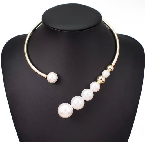 Faux Pearl Choker Necklace - Asymmetrical Graduated Pearls - Statement Necklace - Fashion Accessories - Gold Tone 