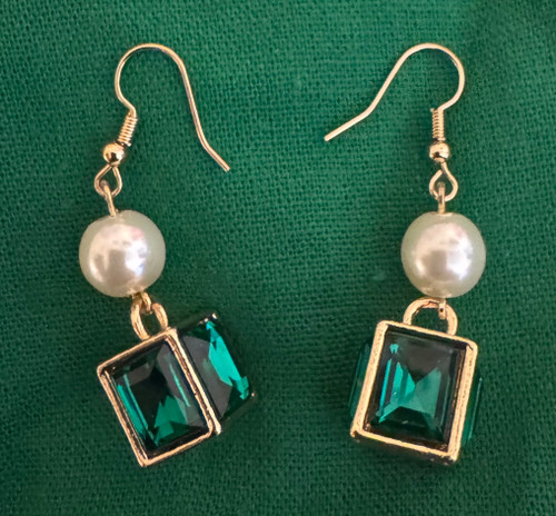 EARRINGS ONLY - Emerald Green and Pearls Earrings Set -  green square jewels - quality pearls - faux pearls