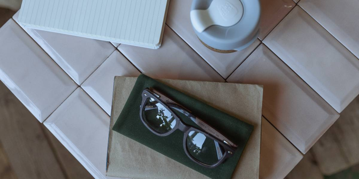 How to Tighten Sunglasses Shark Eyes, Inc. Wholesale Sunglasses, Reading Glasses, & Displays