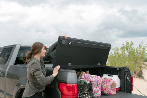 Extang Xceed Aluminium Folding Tonneau Cover | RAM 1500 DS & DT 5'7 w/out RAMBOX