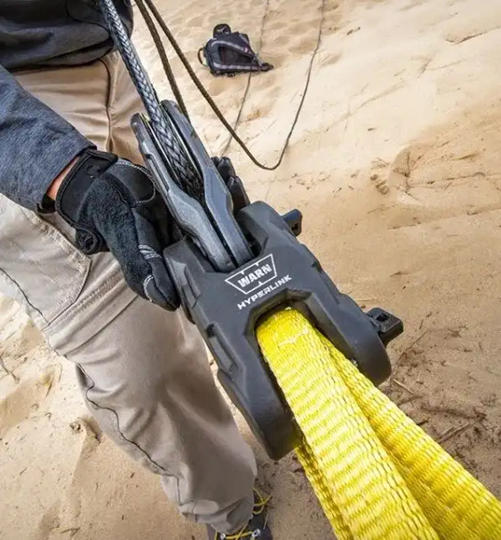 WARN Epic Hyperlink Multi-Purpose Dual Pin Shackle, Black | 100630