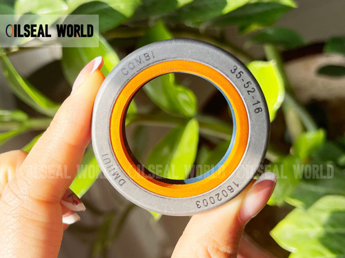 DIFFERENTIAL DRIVE AXLE SHAFT SEAL 35*52*16 NBR+AU COMBI CLAAS 03214990
AGRICULTURE EQUIPMENT SEAL SOLUTION