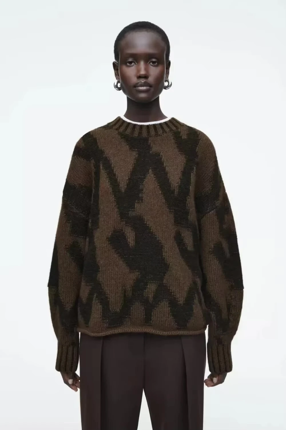 Women’s woman womens petite-, tall-, plus-, size Light Luxury High-quality Elegant evening party club wfh office commute work wear round o-neck graphic letter handwriting pattern long sleeves ribbed hem crewneck sweater Fashion ruffled workwear sweaters in coffee brown with black accent color