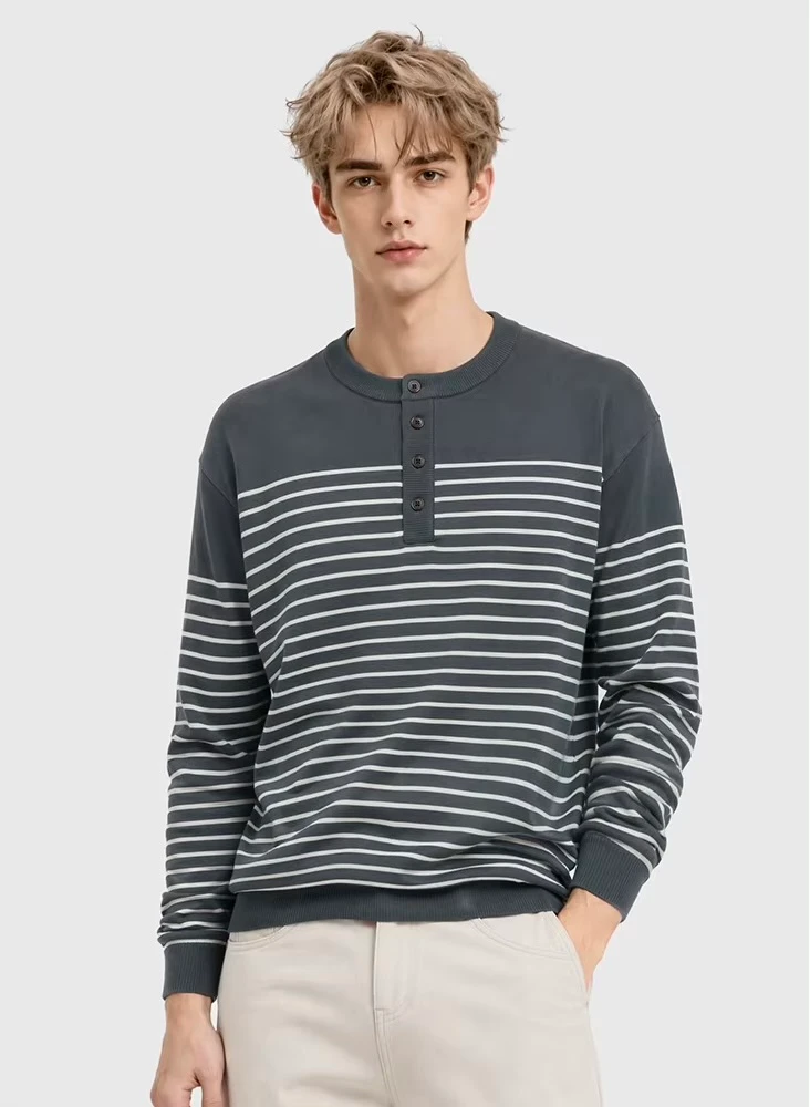 Men’s man mens petite-, tall-, plus-, size Fall Autumn Winter loose classic Vintage style Long Sleeves v-neck mandarin stand collar half button close Casual Shirt Fashion shirts in Gray grey with white stripes