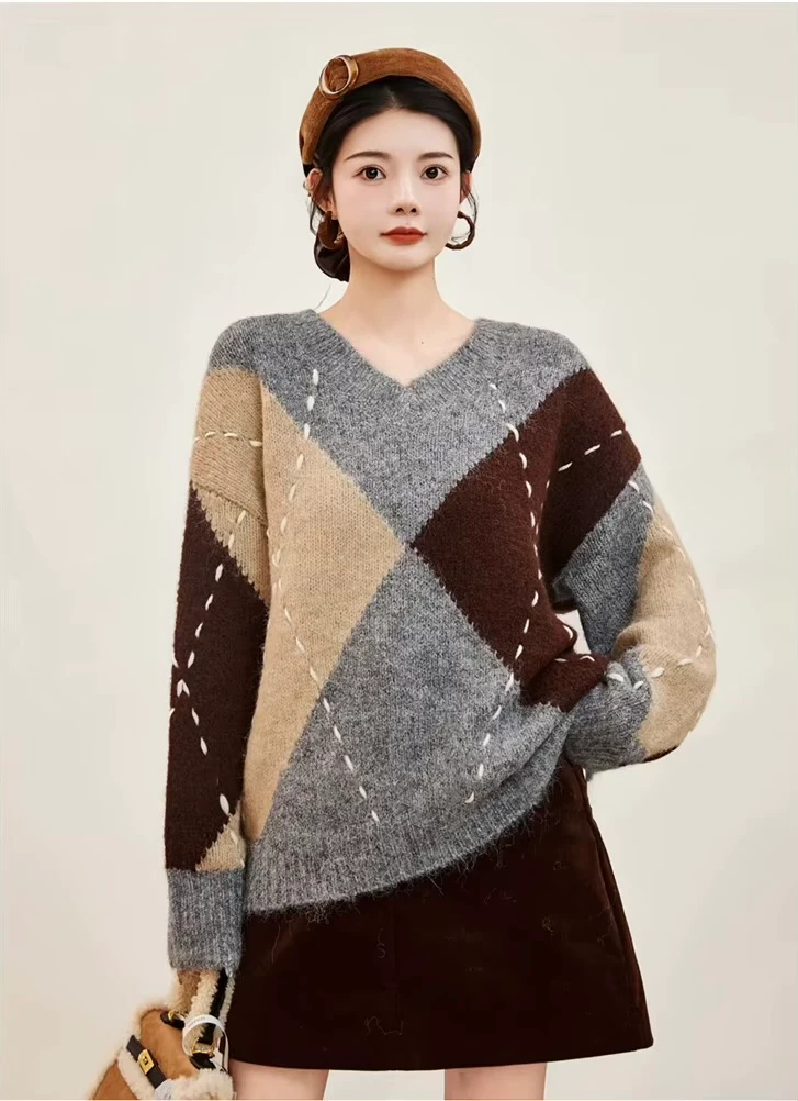 Women’s woman womens petite-, tall-, plus-, size Light Luxury High-quality Elegant cotton-blend holiday wfh commute office workwear v-neck collar, loose checkered plaid knit long-sleeve checks casual Sweater Fashion sweaters tops in Gray grey white with burgundy red beige