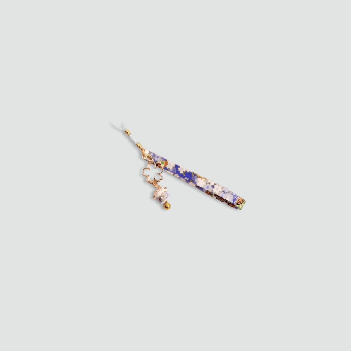 Light Luxury High-quality Elegant event party supply Japanese kawaii Wedding party favor gift favor Anime Straps Lucky Cat Keychain Lanyard for mobile cellular phone Jeans Bag Charm Souvenir event charms in Blue with golden multi accent color
