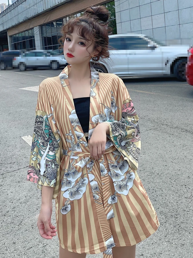 Japanese Haori Cardigan Kimono Yukata Women’s Summer Loose Thin Outer Garment Cardigans Kimonos Japan Geisha Girl print Outerwear Trending for Woman in Tan Brown