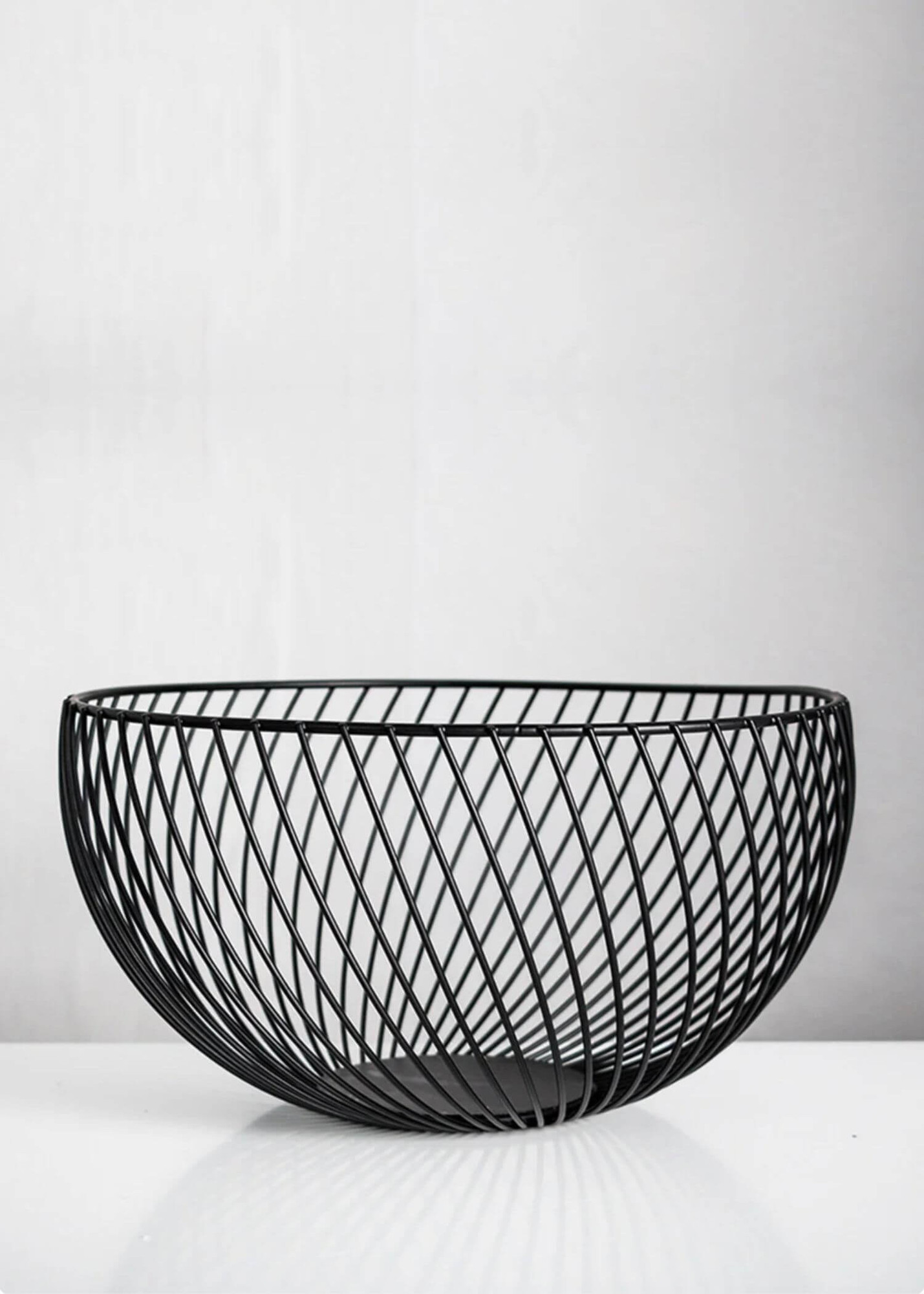 Wire Fruit Basket  Metal Bowl Storage Stackable Serving Tray Platter Holders for Snack Vegetables Bread Organizers Baskets in Black