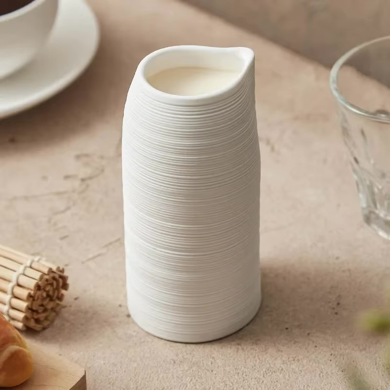 Brushed Ceramic porcelain Milk Jug Gravy Boat Handleless Honey Milk Cup Milk Restaurant Steak Sauce Pot Seasoning Pots Creative Seasoning Jugs Tool in white
