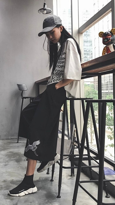 Wide-Leg Harajuku Pants Streetwear Womens Pant Japanese Oversize Black White Blue Wave Printed Womens Trousers Japan Hip Hop Women High Rise Capris for woman Trending Wide-Leg Harajuku Pants Streetwear Womens Pant Japanese Oversize Black White Blue Wave Printed Womens Trousers Japan Hip Hop Women High Rise Capris for woman Trending