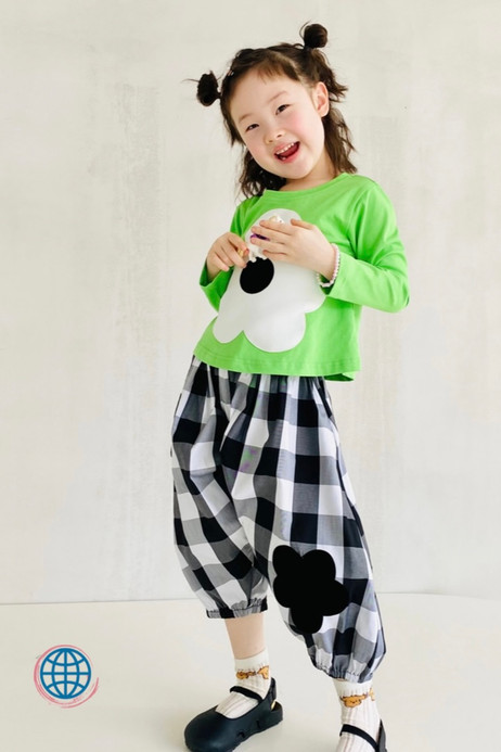 Crewneck Bud T-Shirt Kids girl Japanese original children's clothing buds green stickers Tees Tops cotton pullover parent-child Trending Japan Child Kid Girls T-Shirts Crewneck Bud T-Shirt Kids girl Japanese original children's clothing buds green stickers Tees Tops cotton pullover parent-child Trending Japan Child Kid Girls T-Shirts