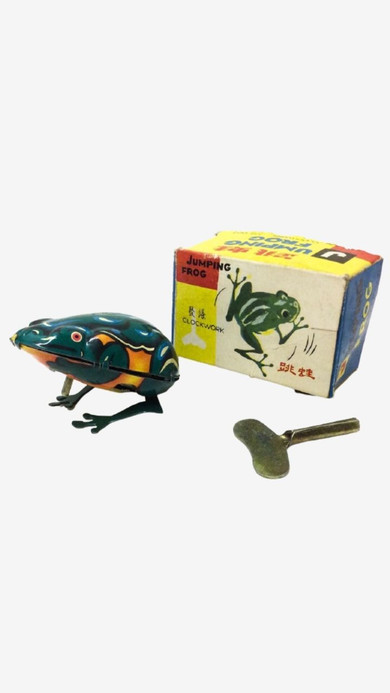 Classic original metal tinplate clockwork jumping frog toy