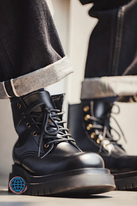 Cowboy Martin Boots Men's Handmade Black Motorcycle Boot British Split Leather TPR Sole Work Safety Boot Mid Outside Shoes Trending for Man Cowboy Martin Boots Men's Handmade Black Motorcycle Boot British Split Leather TPR Sole Work Safety Boot Mid Outside Shoes Trending for Man