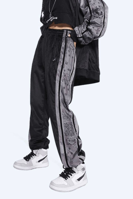 Mid-Rise Loose Velour Track Pants Unisex Women Black Gray / Grey Paisley Cashew Print Hip Hop Fashionable Side Stripe Velvet Sweatpants Mens Streetwear Joggers Pants Sportswear Trending for Man Woman Mid-Rise Loose Velour Track Pants Unisex Women Black Gray / Grey Paisley Cashew Print Hip Hop Fashionable Side Stripe Velvet Sweatpants Mens Streetwear Joggers Pants Sportswear Trending for Man Woman