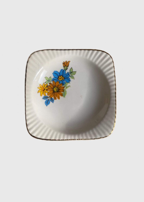 Floral Trinket Dish Porcelain Vintage Square Shaped with Flowers pattern Accessories Decorative Objects - Made in Romania c1980s Foreign 98 - Classic flower Collectable Ceramics Trending Collectors antiques Floral Trinket Dish Porcelain Vintage Square Shaped with Flowers pattern Accessories Decorative Objects - Made in Romania c1980s Foreign 98 - Classic flower Collectable Ceramics Trending Collectors antiques