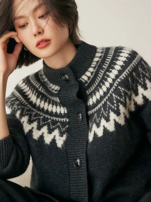 CashSoft Cardigan Sweater gray Women’s vintage style 100% Cashmere mockneck turtleneck button-up long sleeves ribbed hem cuffs cardigan Jacquard knitwear for woman Fall Autumn Winter Tops cardigans Womens sweaters in grey CashSoft Cardigan Sweater gray Women’s vintage style 100% Cashmere mockneck turtleneck button-up long sleeves ribbed hem cuffs cardigan Jacquard knitwear for woman Fall Autumn Winter Tops cardigans Womens sweaters in grey