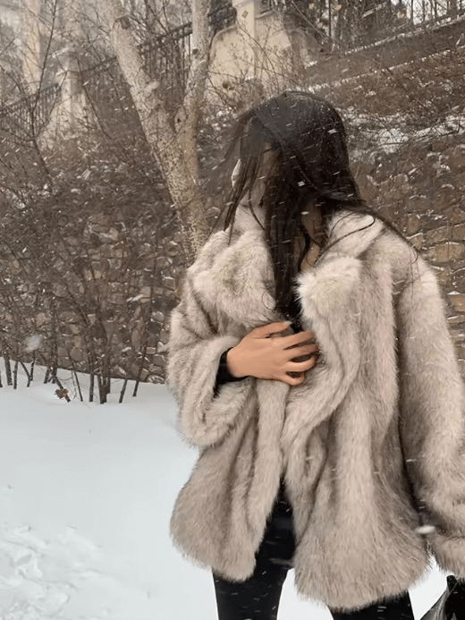 Faux Fur Jacket Women’s oversized loose casual luxury soft thick warm hairy faux fox fur outwear Coats for woman in gray long sleeves turn-down collar fluffy Jackets Women’s petite-, tall-, plus-, size Fall Autumn Winter Spring outerwear fashion in light grey Faux Fur Jacket Women’s oversized loose casual luxury soft thick warm hairy faux fox fur outwear Coats for woman in gray long sleeves turn-down collar fluffy Jackets Women’s petite-, tall-, plus-, size Fall Autumn Winter Spring outerwear fashion in light grey