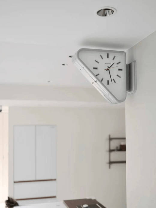 Retro classic vintage style Japanese Metal Wall Nordic Creative Living Room Design Corner strip light battery Double-sided Clocks Home Decor Furniture in Gray