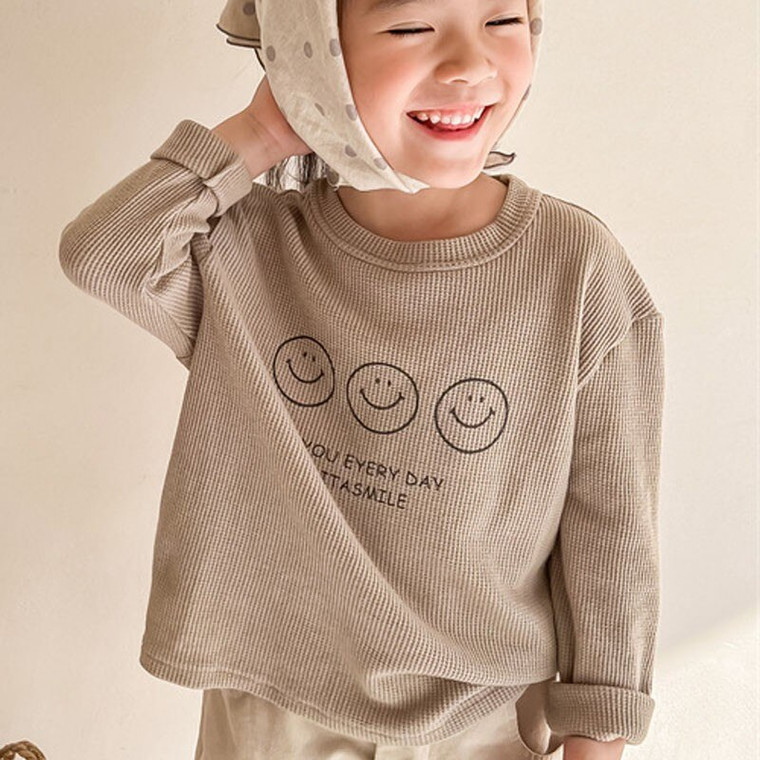 Kids Waffle Cotton Long-Sleeve Crewneck T-Shirt Children Girls Cartoon Smiley Print T Shirts Boy Long Sleeve Waffled T-Shirts Kid Casual Tops for Girl Boys Trend in Khaki