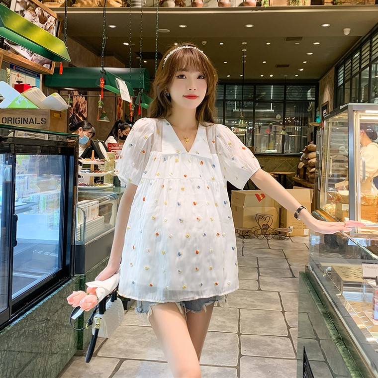 V-Neck Floral Top  Women’s Summer Sweet Loose Maternity Embroidery Blouse Short Sleeve V-Neck Fashion Pregnancy Floral Shirts Plus Size Pregnant Tops Trendy for Woman in White