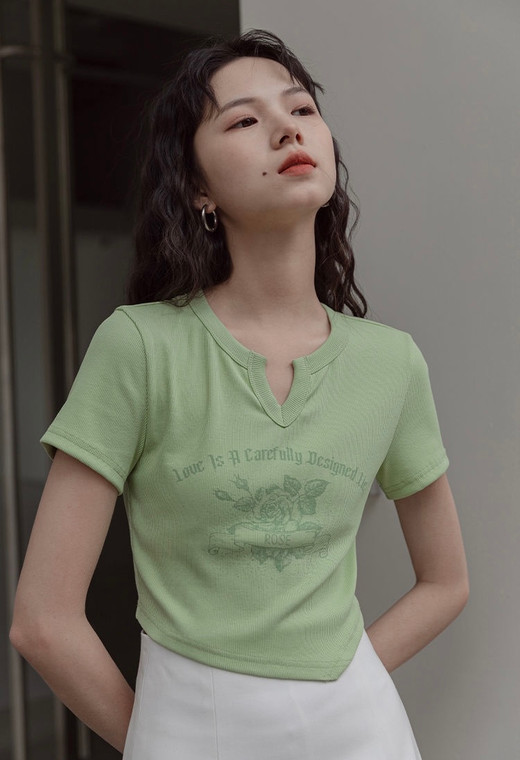 V-Neck Crop Top  Women’s Summer Short Sleeve T-Shirt Grunge Aesthetic Print Tee Shirt Femme Harajuku Korean Tees Tops for trendy Woman in Green