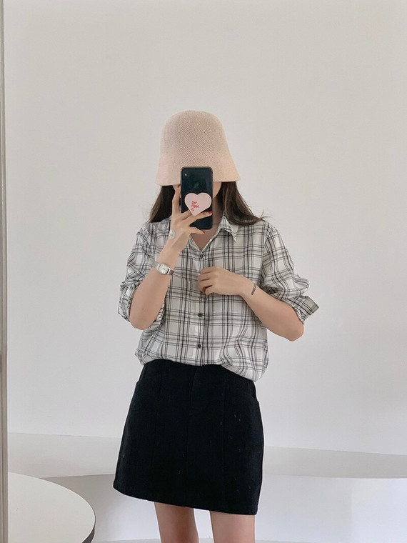 Plaid Oversized Shirt in Cotton  Women’s Long Sleeve Thin 100% Linen Blouse Spring Summer Female Loose Comfortable Casual Basic Tops Checkered Shirts for Woman in trendy White
