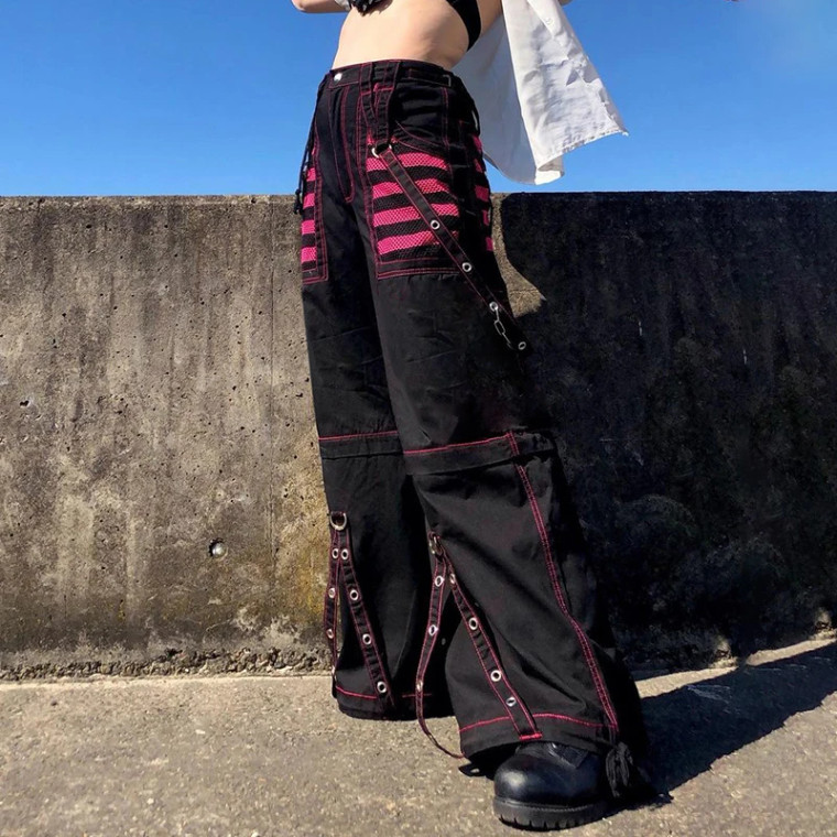 High Rise Wide Leg Pants  Women’s Gothic Punk Style Oversized High-Waist Y2k Aesthetic womens Cargo-Pants Harajuku Streetwear Punkrock Trousers for trendy Woman in black with red accent