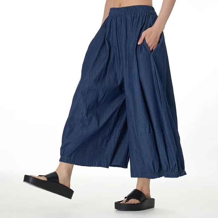 Japanese Pants   Women’s casual wide-leg relaxed thin casual womens pleated elastic mid rise waist nine-minute trousers for trendy woman in blue Japan and South Korean spring summer fashion season