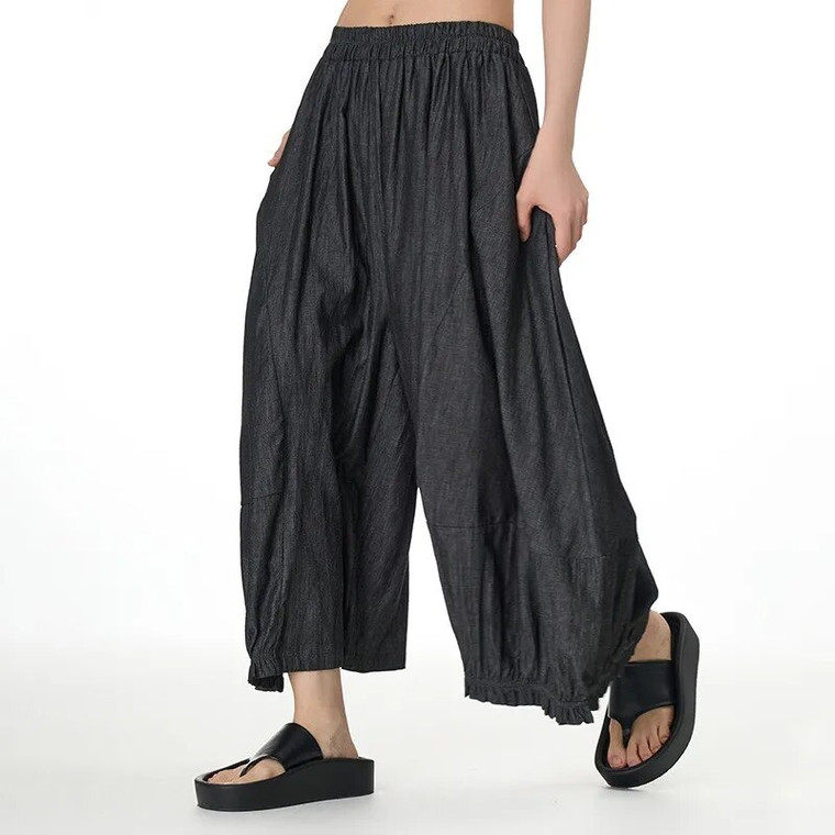 Japanese Pants black  Women’s casual wide-leg Japan and South Korea spring summer relaxed thin casual womens nine-minute mid rise waist pleated trousers for trendy woman Japan and South Korean fashion season