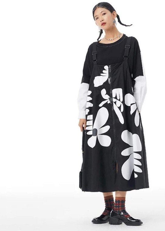 Cotton Crewneck Dress   Women’s loose temperament original women's flower printed crew neck round o-neck long sleeves oversized urban strap dresses for woman in black with white floral pattern Spring summer womens trendy fashion season